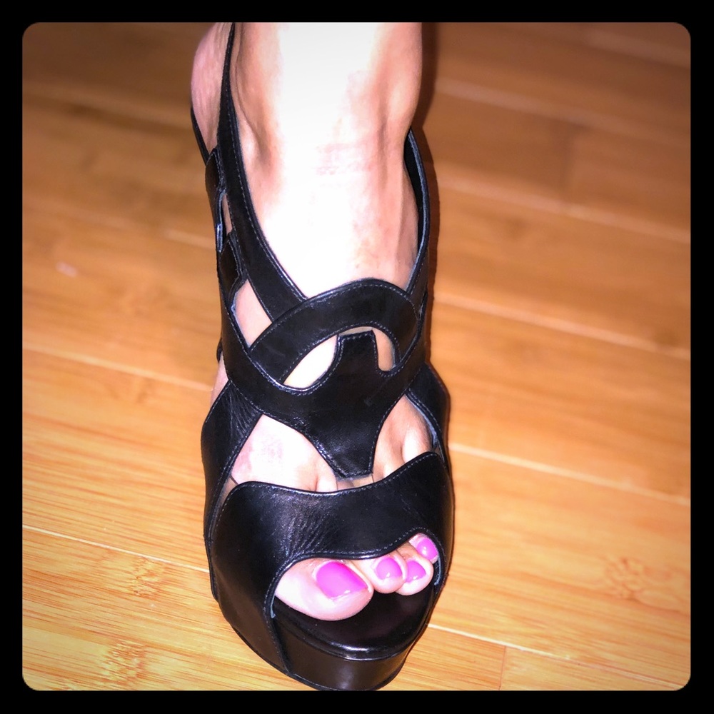 Brand new sexy GUESS Marciano black heels